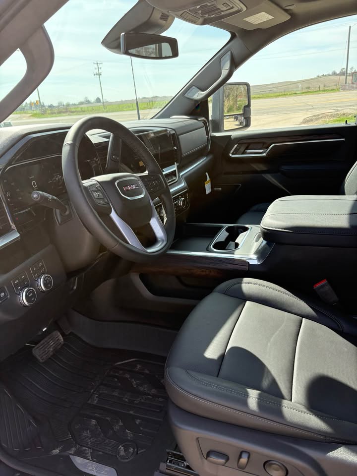 2026 GMC Sierra 2500 HD SLT